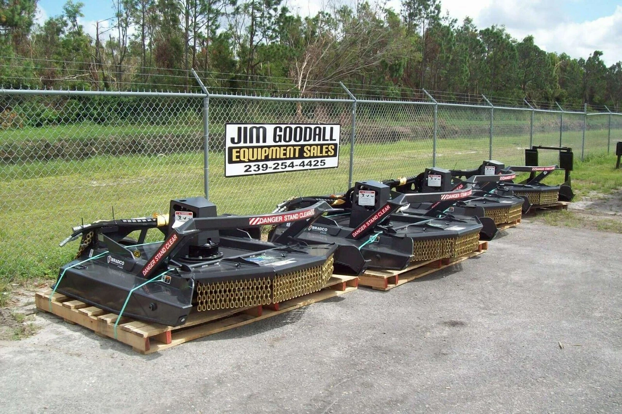 PALADIN BRADCO LAND SHARK BRUSHCUTTER 78" CUTS 10" TREES 30-45 GPM 2000 LBS.