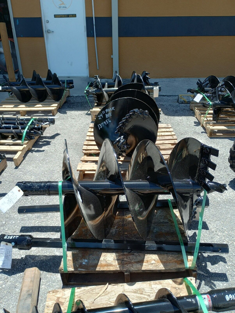 PENGO 24" x 4' HDF DIRT AUGER BIT W/2.56" ROUND FITS ALL 2.56" ROUND AUGER DRIVE