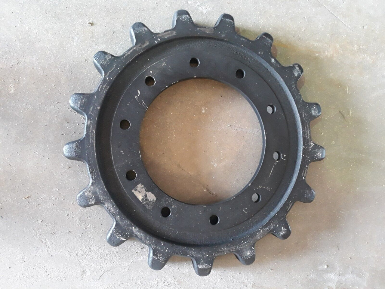 SPROCKET FITS JOHN DEERE CT322D 325G CT332D CT333 ITEM # SP324 T254141 T370852