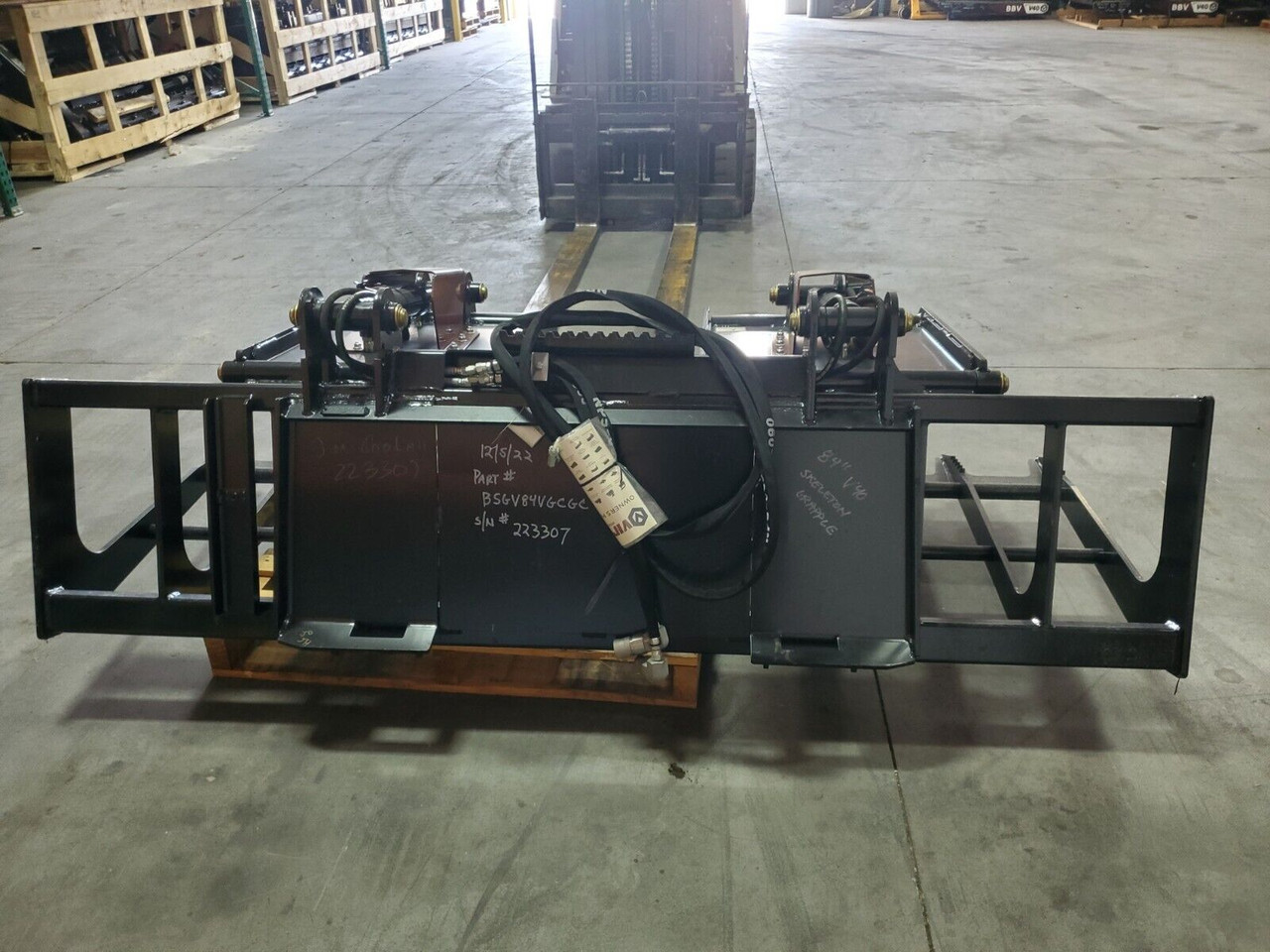 Skid Steer 84" Virnig V40 Skeleton Grapple,35" Opening,8.5" Spacing,860 Lbs