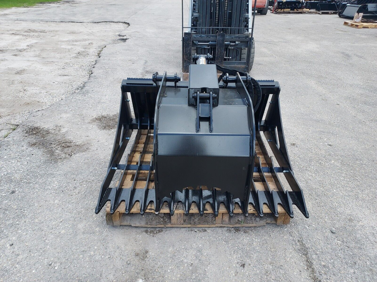 Skid Steer/Tractor 48" HD Grapple,Grade 50 Steel, 3" Spacing Universal Mount,USA