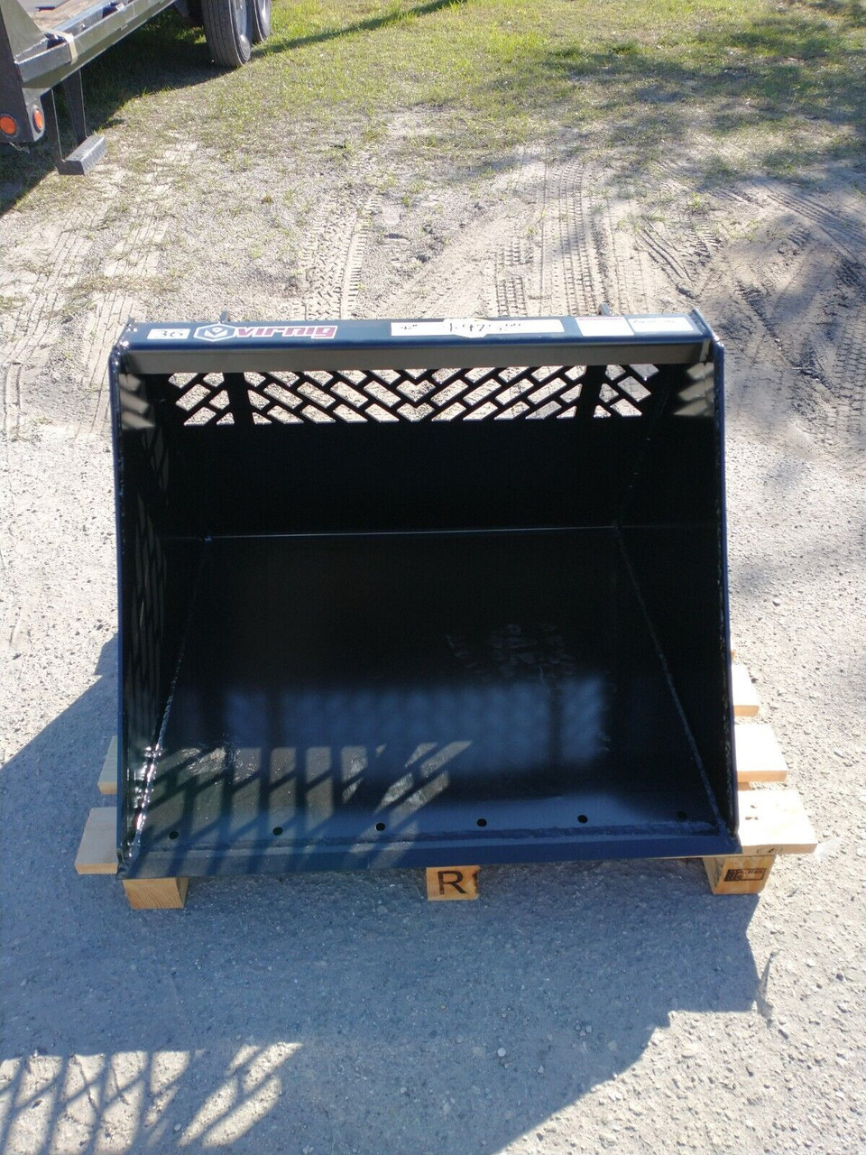 VIRNIG V20 36"  LIGHT MATERIAL BUCKET  9.9 CU. FT. FITS TORO VERMEER DITCH WITCH