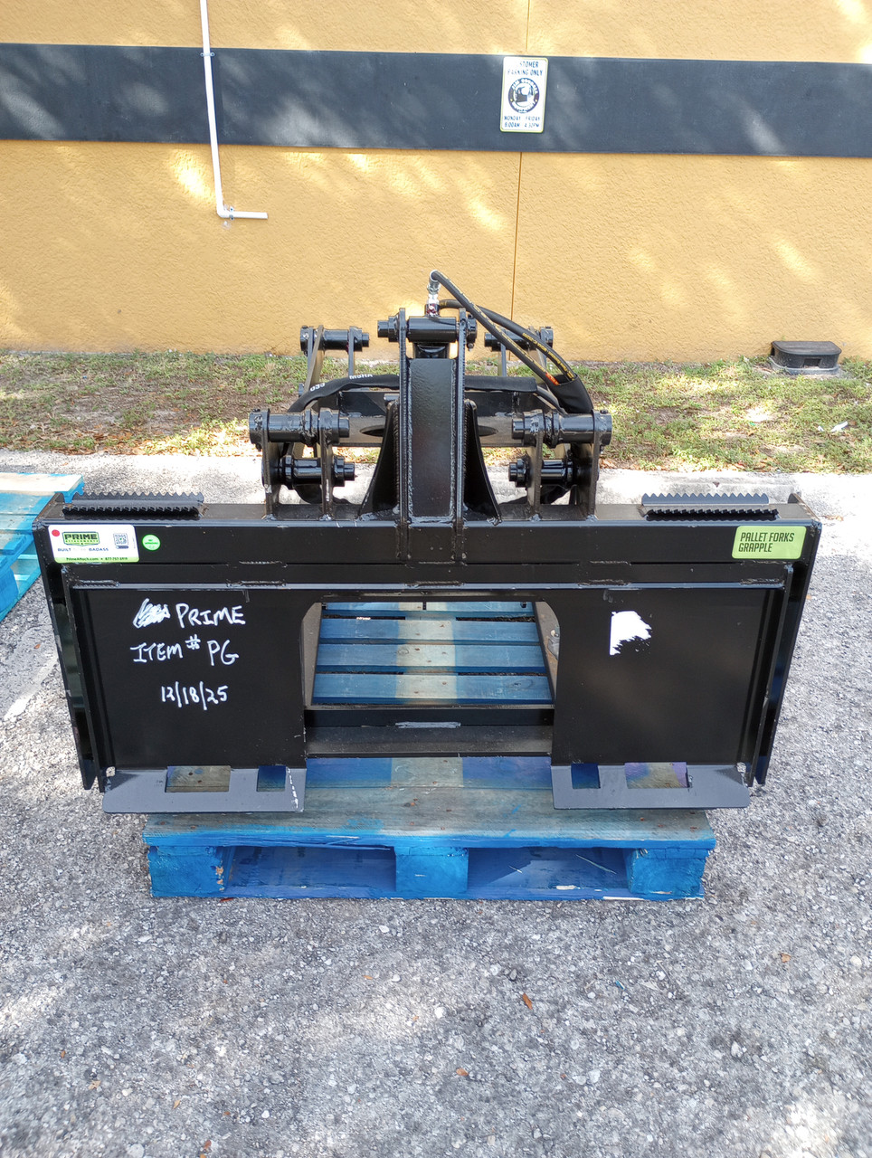 PRIME PALLET FORK GRAPPLE FOR SKID STEER 5500 LB CAPACITY 48" FORKS MADE IN USA