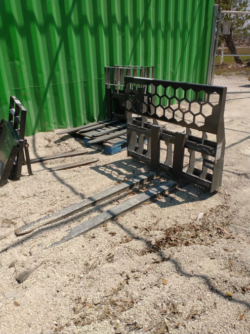 VIRNIG SKID STEER PALLET FORKS 60" RATED FOR 5500 LBS. MADE IN USA