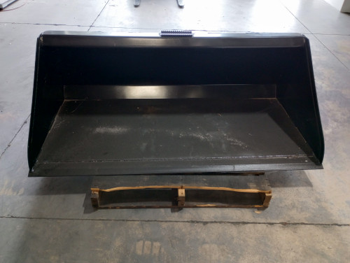 PRIME 68" LOW PROFILE SKID STEER BUCKET 1/2" CUTTING EDGE 22" HIGH 32" DEPTH