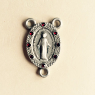(2068D-GA) PEWT CENTER W/GARNET STONES