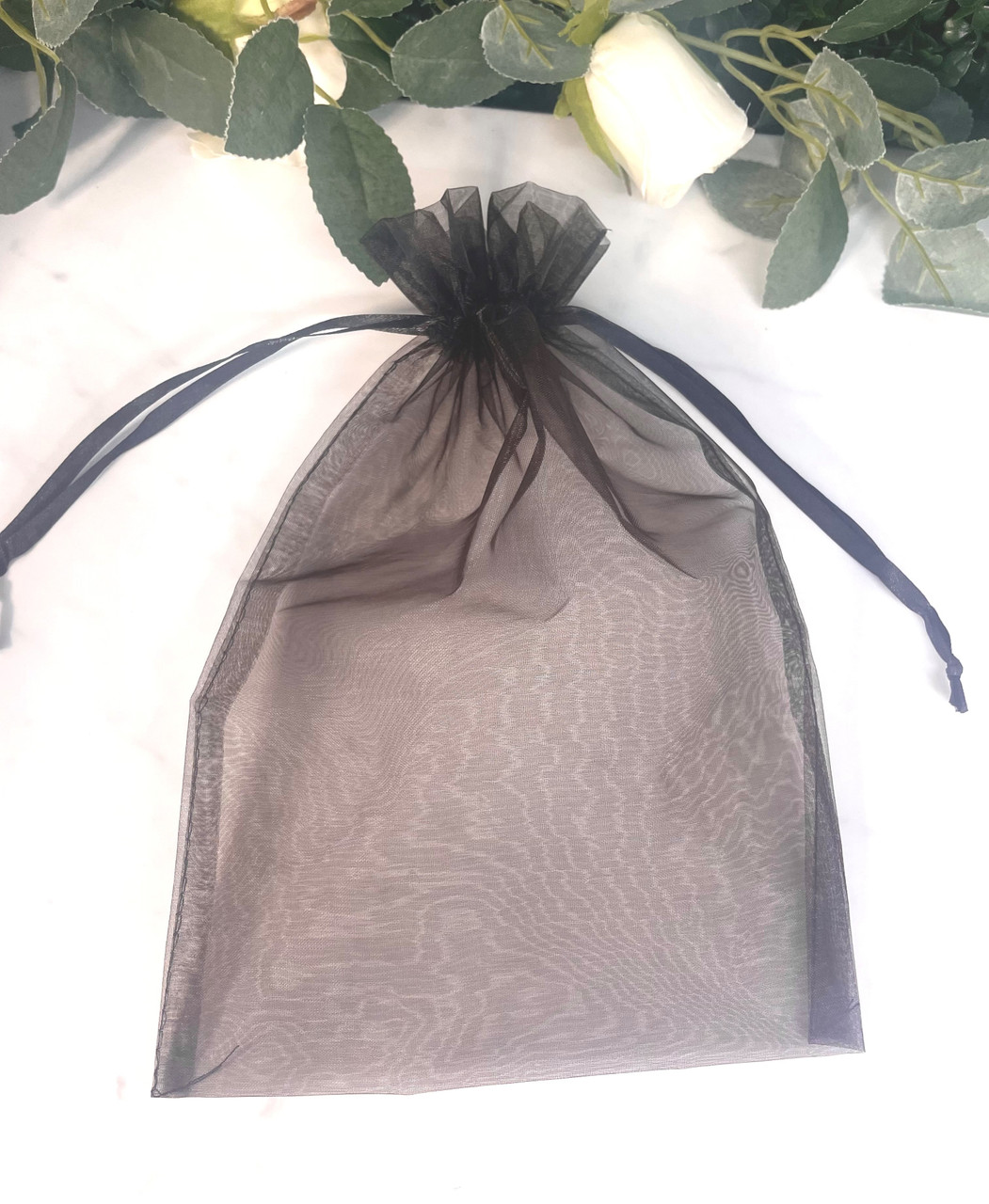 Amazon.com: 100PCS Sheer Organza Bags, White Wedding Favor Bags with  Drawstring, 4x6 inches Jewelry Gift Bags for Party, Jewelry, Festival,  Makeup : HongyiTime: Health & Household