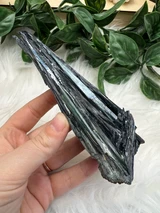 Vivianite Crystal Specimen 1 – Transformation, Shadow Work & Deep Healing