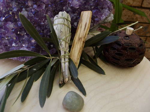 Sage and Palo Santo Kit