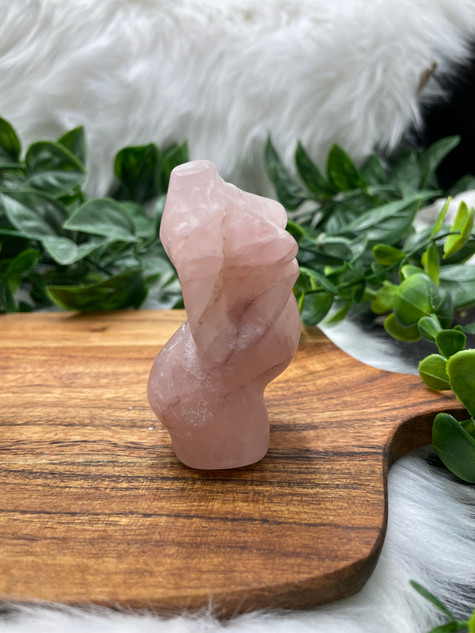 Rose Quartz Pregnant Goddess Carving – Love, Nurturing & Feminine Energy Rose Quartz Pregnant Goddess Carving – Love, Nurturing & Feminine Energy