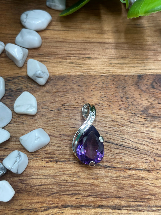 Amethyst Silver Pendant – Calming Crystal Necklace for Intuition, Healing & Spiritual Balance Amethyst Silver Pendant – Calming Crystal Necklace for Intuition, Healing & Spiritual Balance