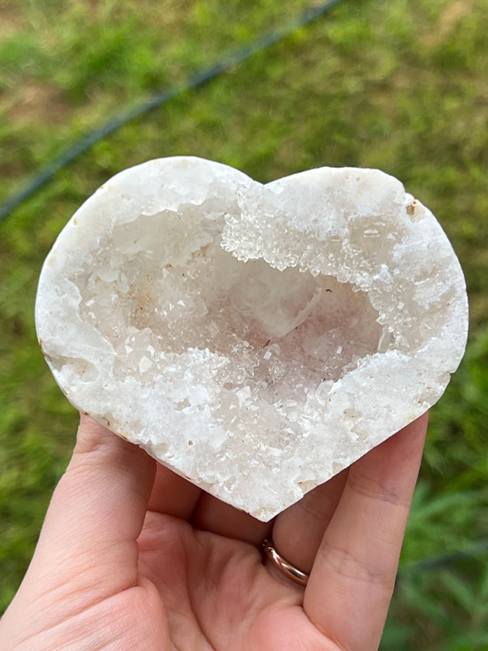 Clear Quartz Geode Heart with sparkling druzy centre. A beautiful crystal for clarity, cleansing, amplification, meditation and heart-centred energy.