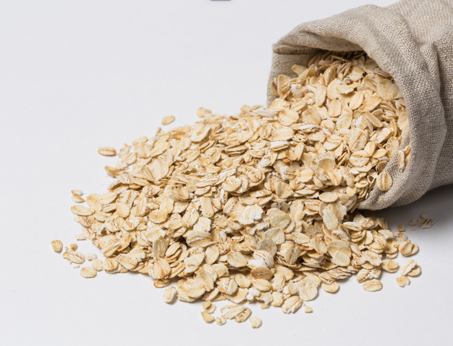 Shop organic rolled oats in a convenient 500g pack. Perfect for creamy porridge, overnight oats, muesli, granola, baking and everyday cooking.