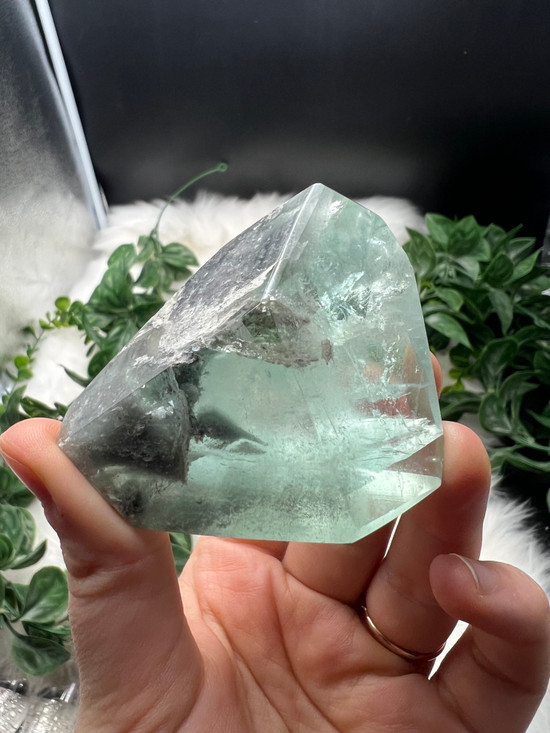 Discover a unique green Fluorite freeform with beautiful natural inclusions. A striking collector’s crystal associated with clarity, focus and balance.