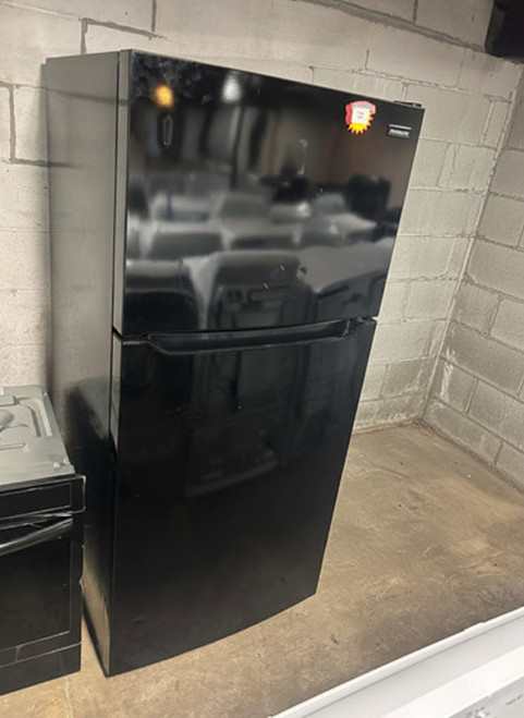 New 18 cubic ft refrigerator