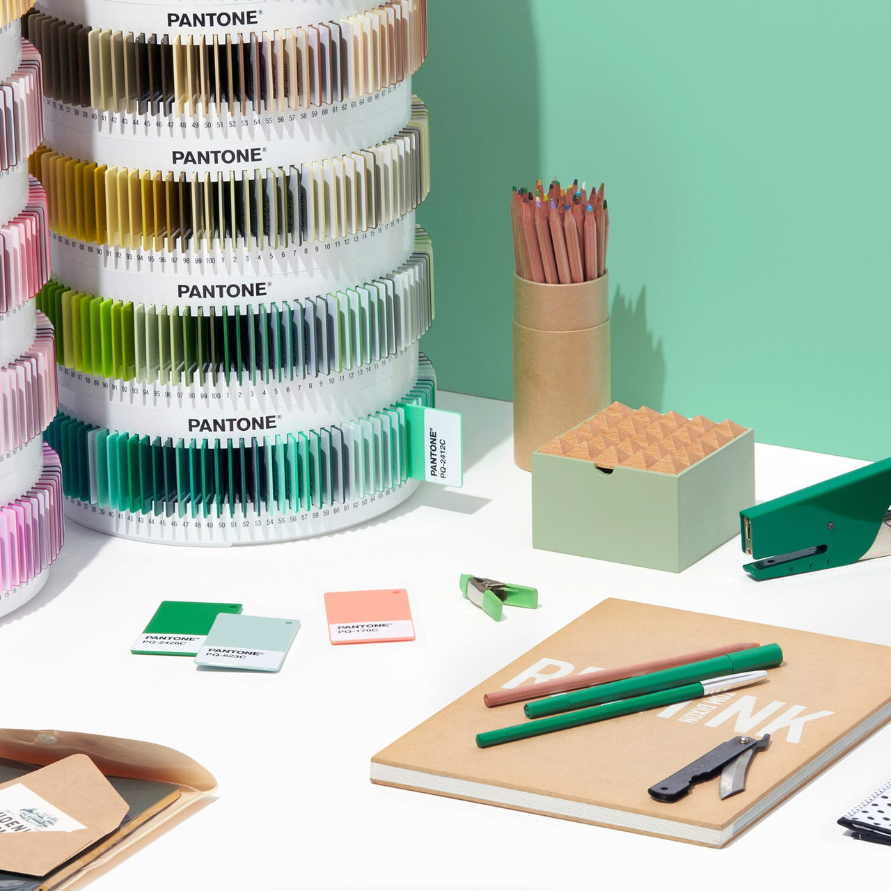 PANTONE® USA | The Pantone Matching System™ Plastic Standard Chips