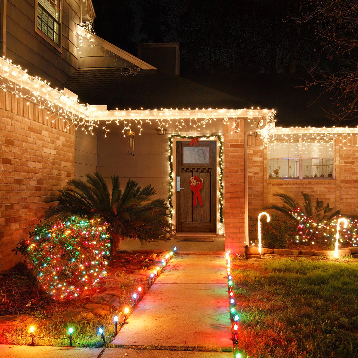 How To Decorate Your Exterior To Boost Your Holiday Curb Appeal - Knockety