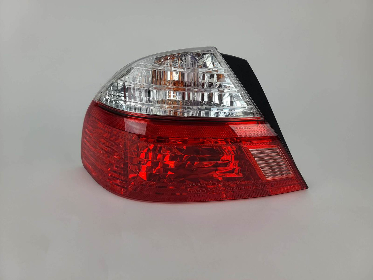 Toyota Avalon 2003-2004 Tail Light Rear Left Genuine OEM 81560