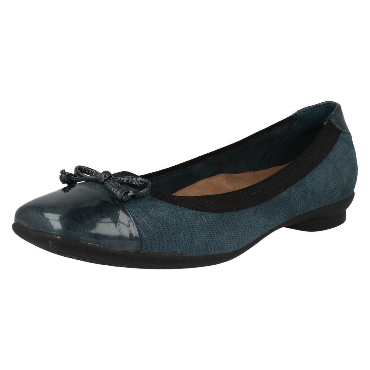 clarks wide fit flat shoes
