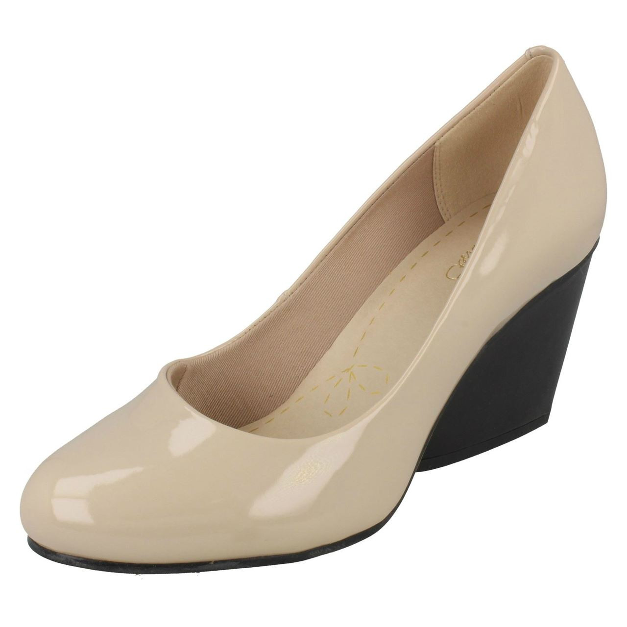 Nude on sale pumps clarks