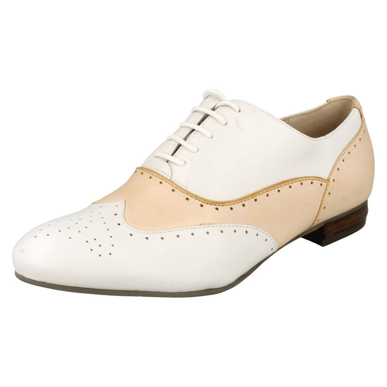 clarks ladies brogues