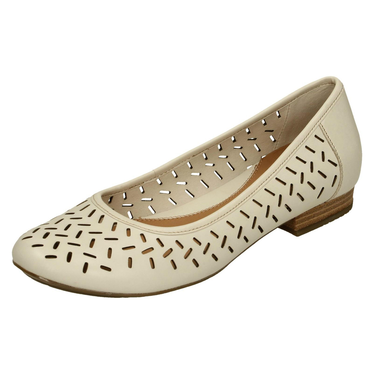 Clarks active hot sale air ladies shoes