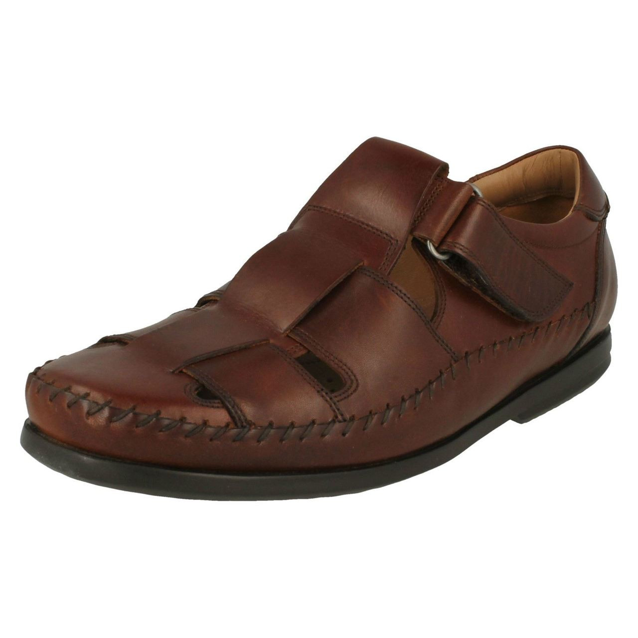 Clarks Men Black Leather Outdoor Sandals-6 UK (39.5 EU) (26148658) :  Amazon.in: Shoes & Handbags