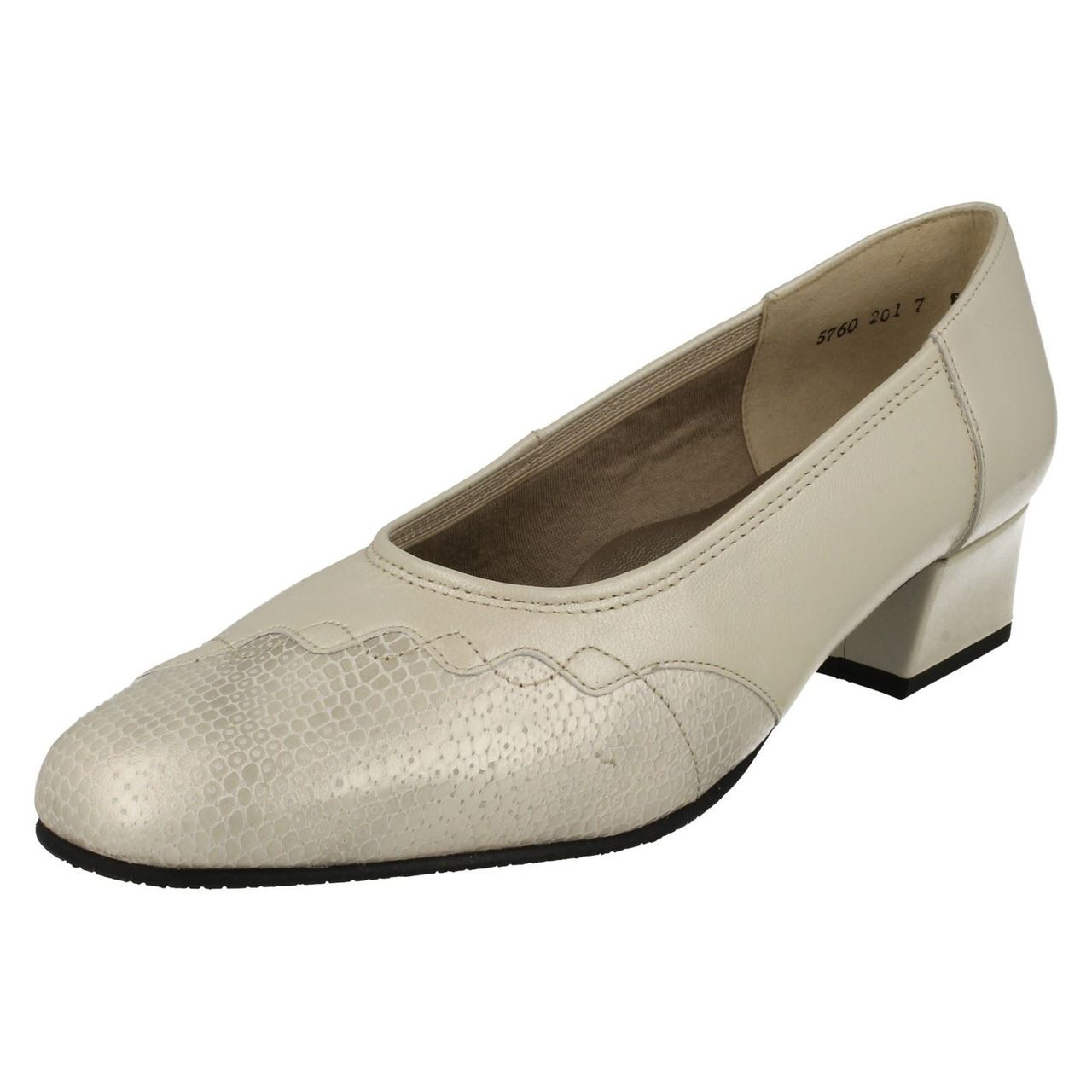 formal court shoes