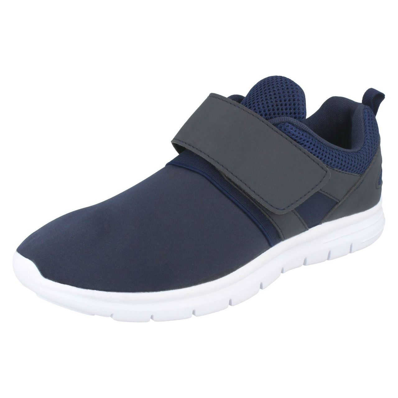 mens nike trainers with velcro fastening
