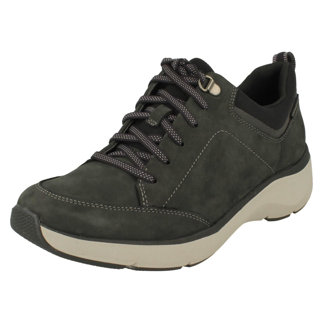 clarks waterproof women's walking shoes