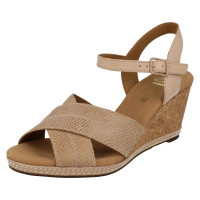 Clarks women's helio sales latitude wedge sandal