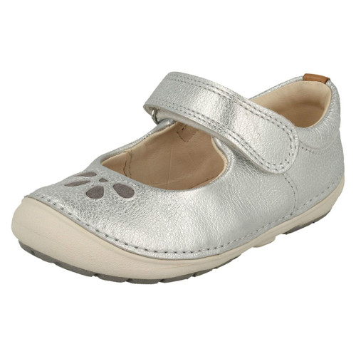 baby girl first walking shoes clarks