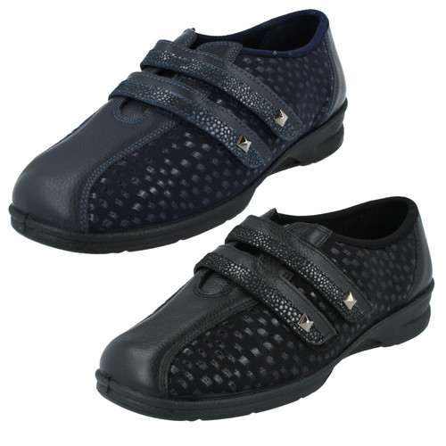 extra wide width nursing shoes