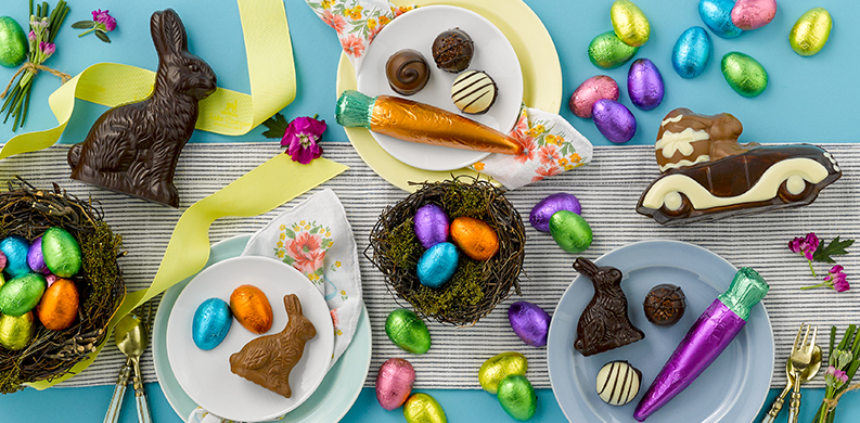 Easter tablesetting with chocolate bunnies and eggs