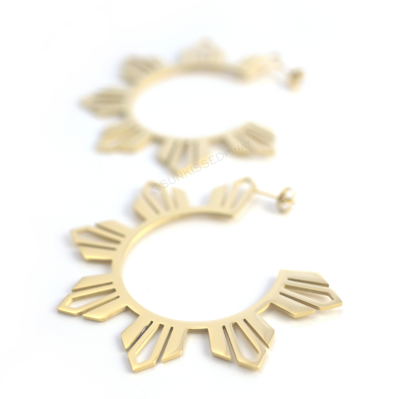 Large Gold Araw hoop earrings