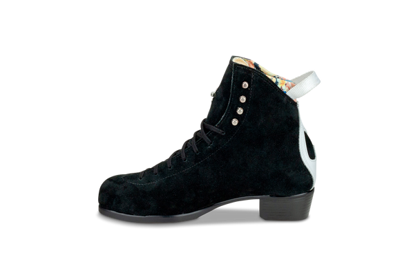 Moxi Roller Skates Black Jack  skatepark quad boots