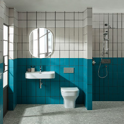 BACK TO WALL PAN