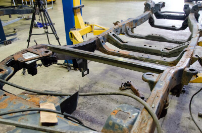 RustBuster 06-10 Hummer H3 Fuel Tank Crossmember - RB7518 Photo - Primary