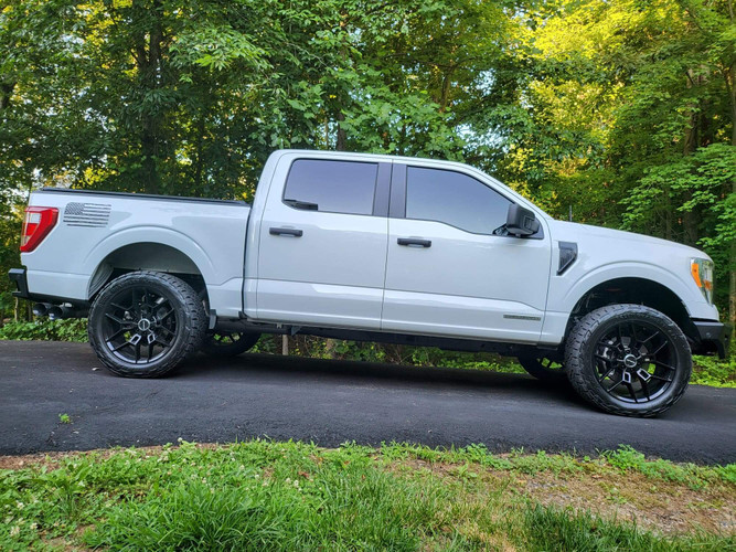 Installing the Fox 2.0 Leveling kit by Roush on our 2015+ Ford F150.  We believe it's one of the best options on the market!