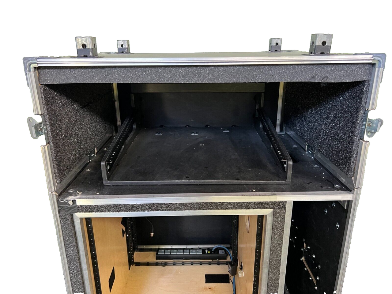 Case Craft W/12RU Rack Compartment & (4)Exterior Rigging Points -17477 ...