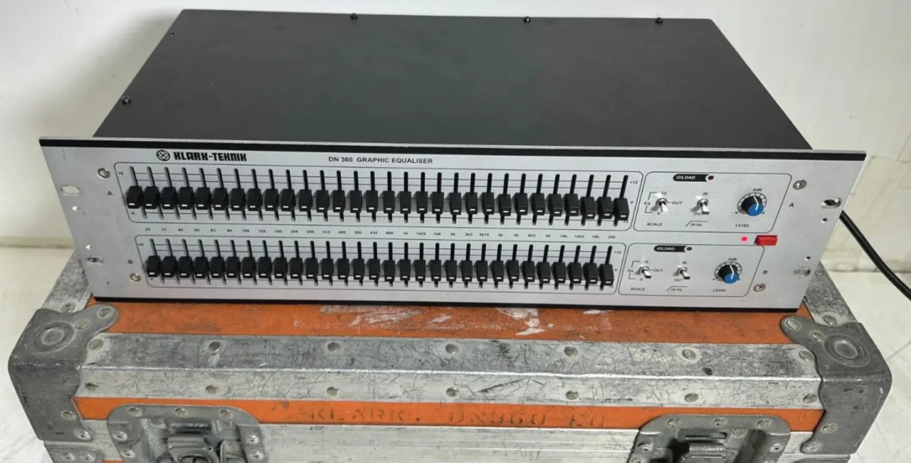 Klark -Teknik DN360 Graphic Equalizer W/Case (One) - True Heart Sound