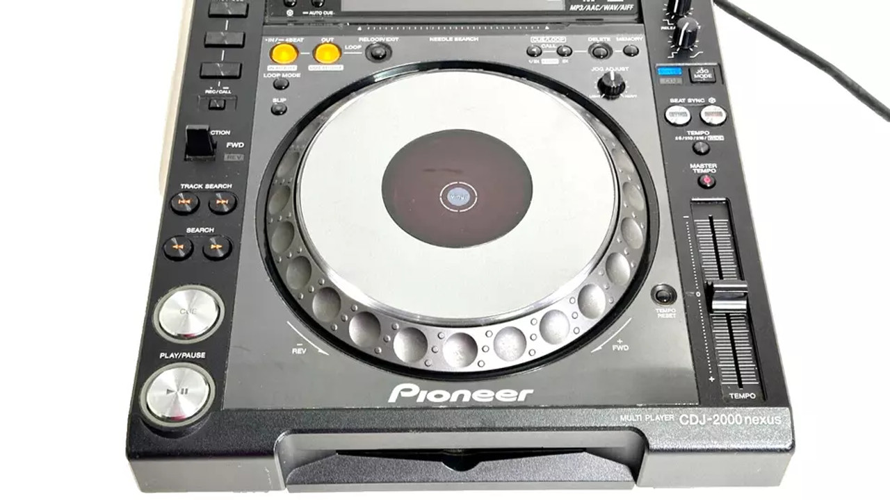 DJ機材 Pioneer CDJ-2000 Nexus TECH REVIEW: PIONEER CDJ-2000 NEXUS | DJ Mag