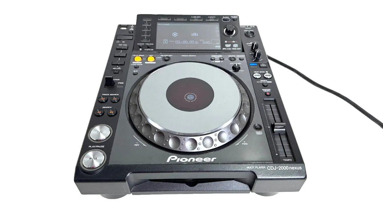 Pioneer CDJ-2000 Nexus Pro-grade Multiplayer Digital DJ Deck -2006 