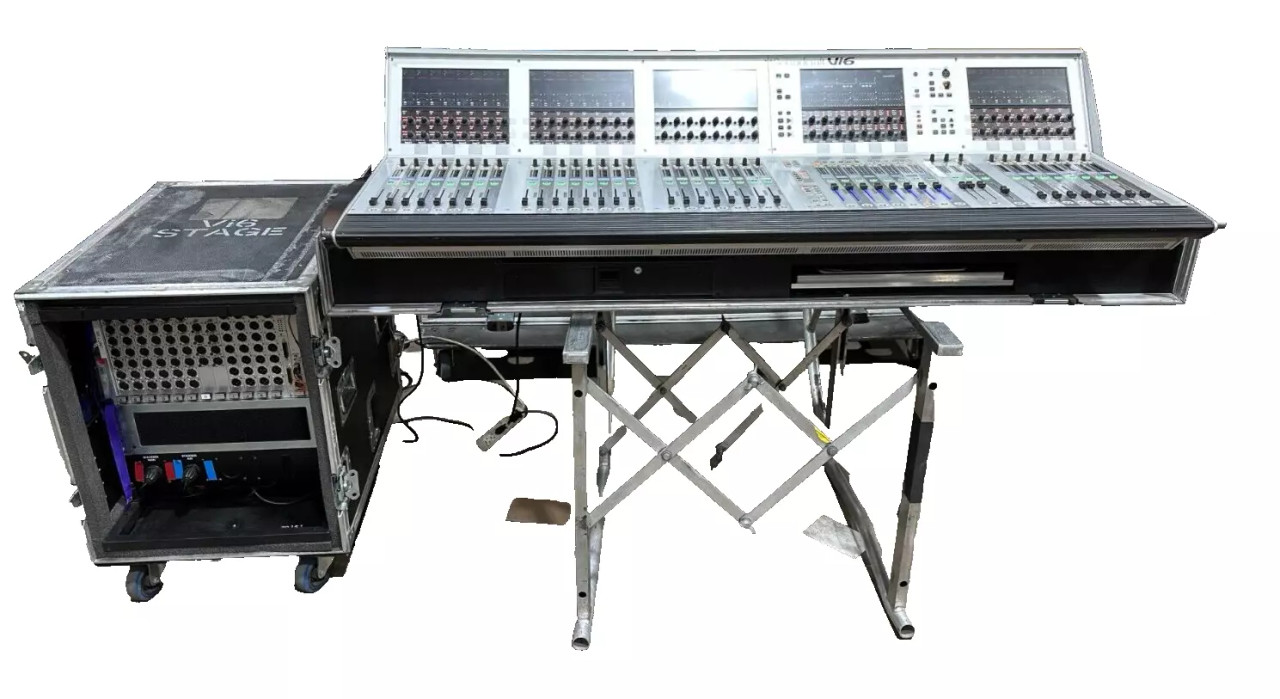 Soundcraft Vi6 Digital Console W/Stagebox and Case -7221 (One