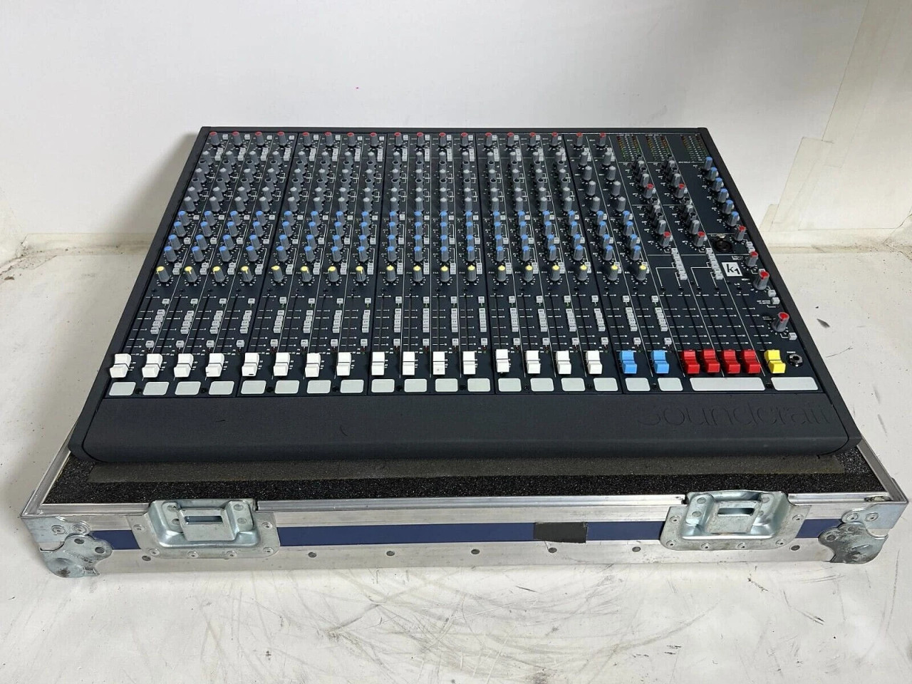 Soundcraft K1 Compact Mixing Console -17144 (One) - True Heart Sound