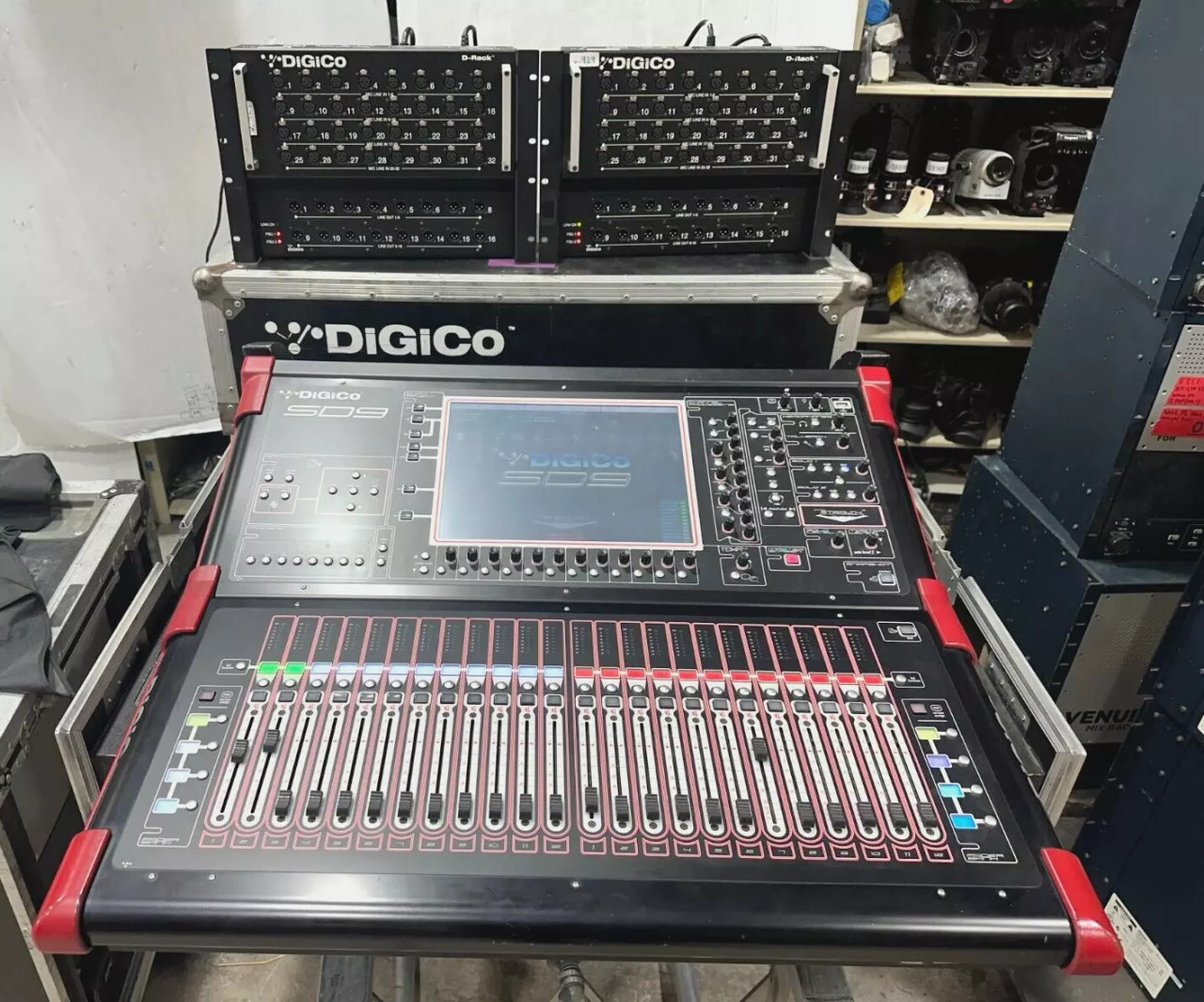 DIGICO SD9 DIGITAL MIXING CONSOLE W/DRack 64x32 (One) - True Heart