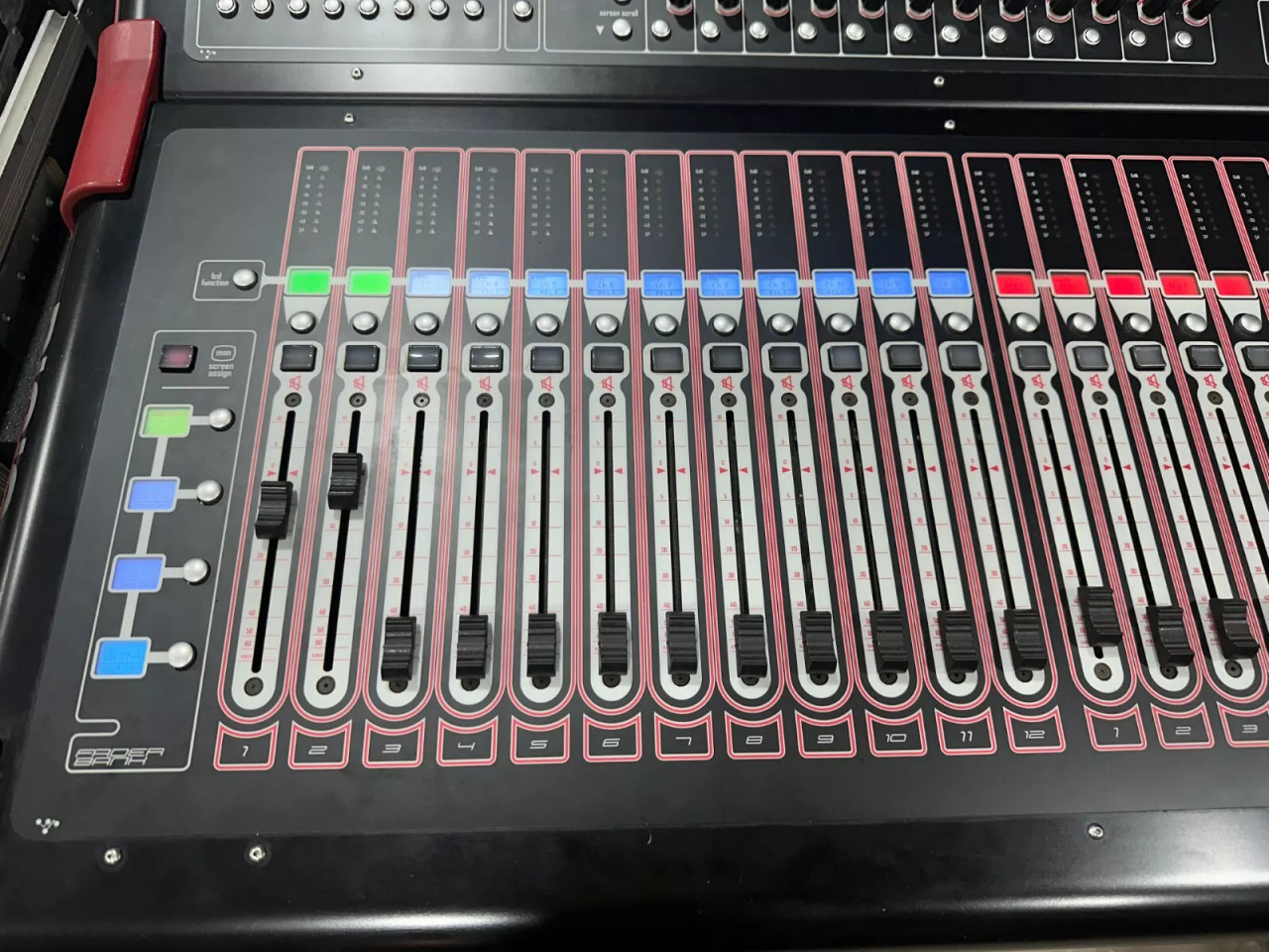 DIGICO SD9 DIGITAL MIXING CONSOLE W/DRack 64x32 (One) - True Heart