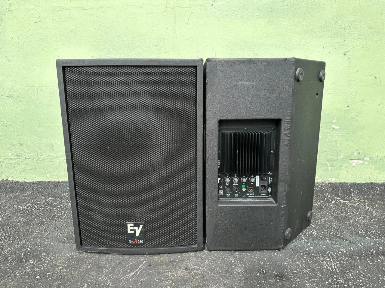 EV Electro-Voice SxA250 パワードスピーカー EV/ELECTRO-VOICE SXA250 15