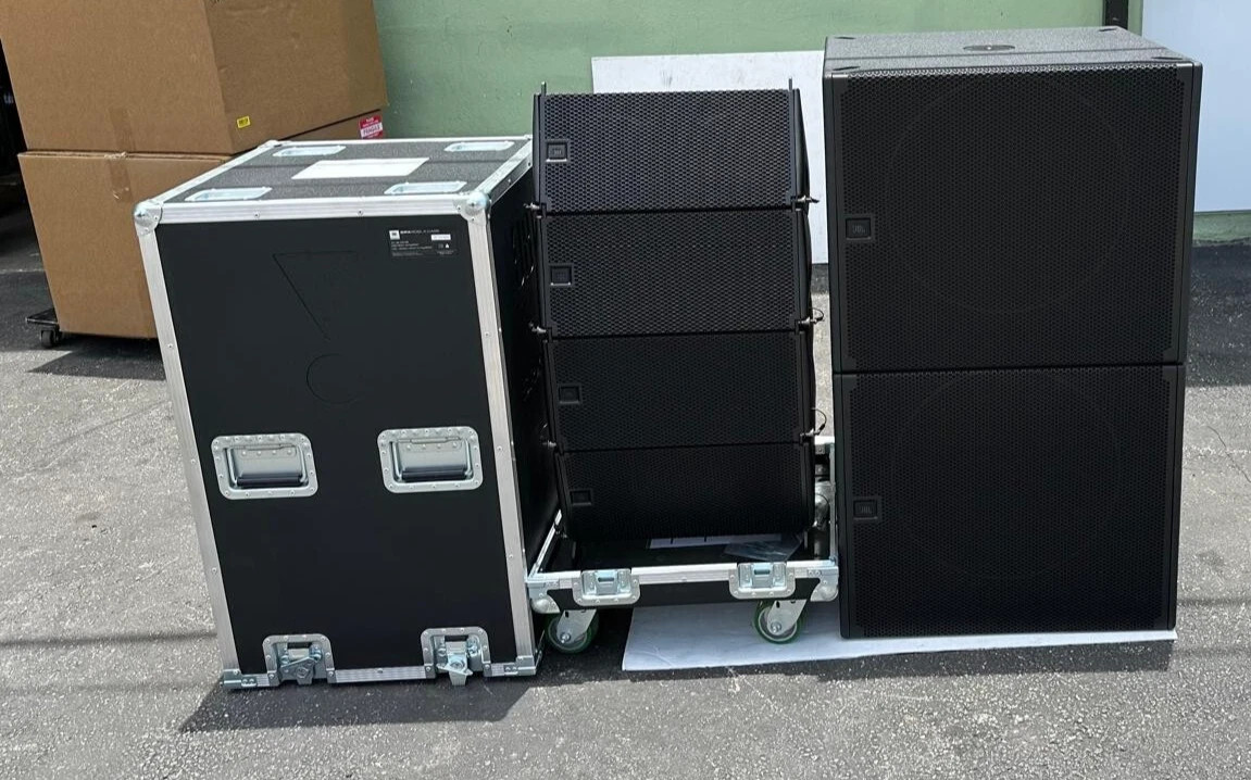 4) JBL SRX906LA (2) SRX918S (1)SRX906LA Case Powered Loudspeaker