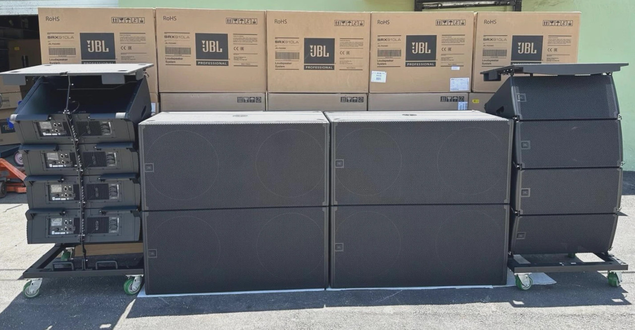 8)JBL SRX910LA Dual 10
